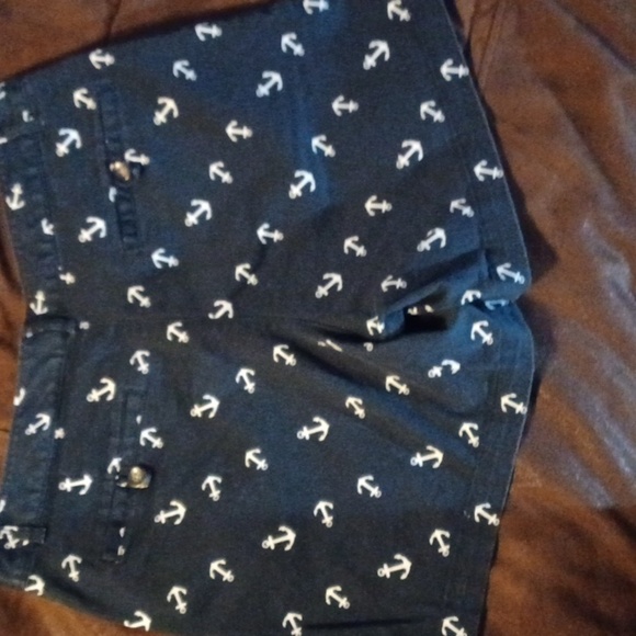 DOCKERS, NAVY BLUE AND WHITE, SHORTS, SIZE6. - Picture 3 of 5